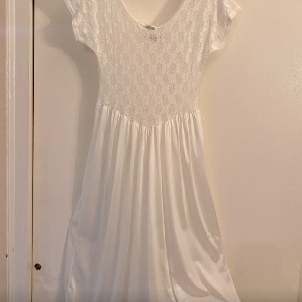 Romantic White Lace nightgown